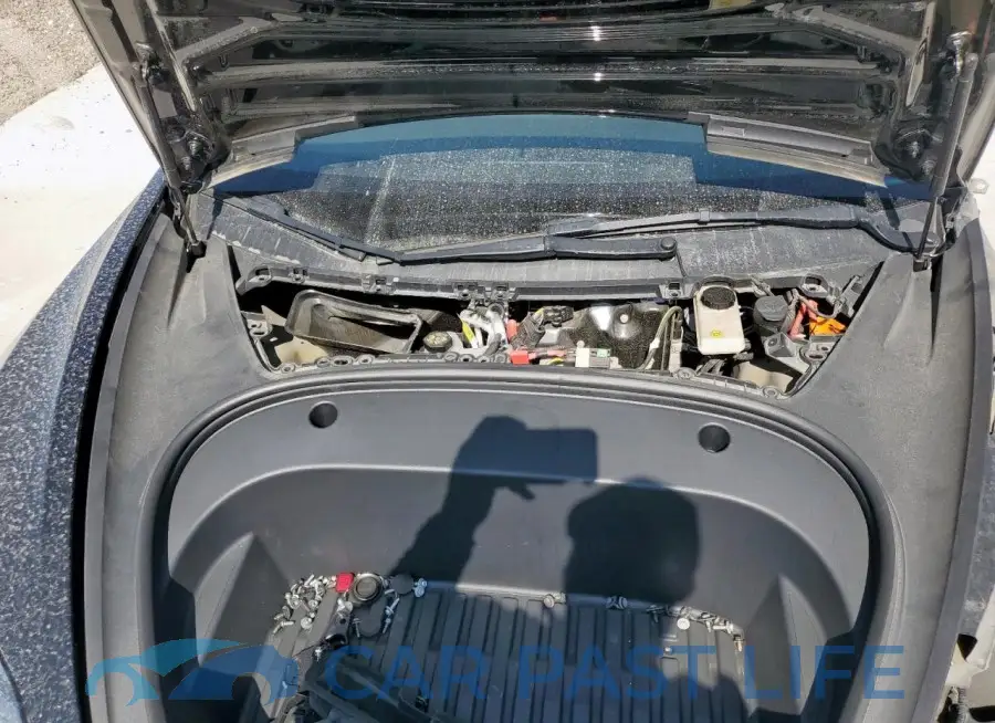 5YJ3E1EA9PF385494# 11