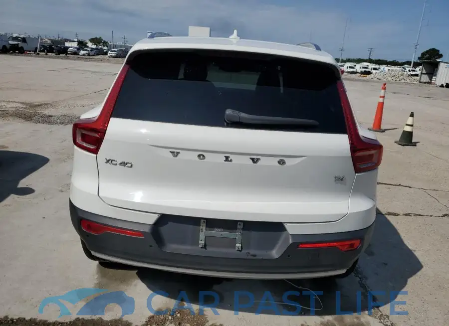 YV4AC2HK3K2068990# 6