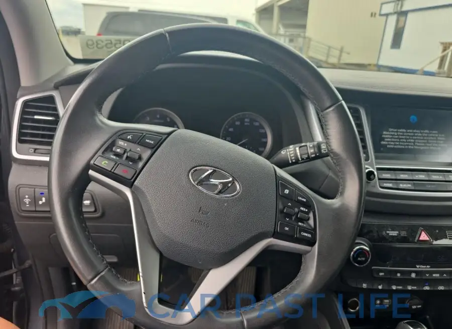 KM8J33A25GU240589# 9