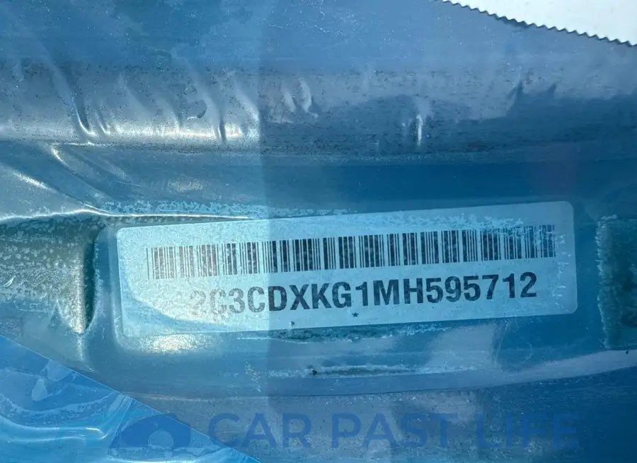 2C3CDXKG1MH595712# 12