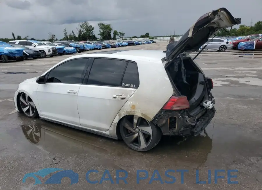 3VW5T7AU9MM011375# 2