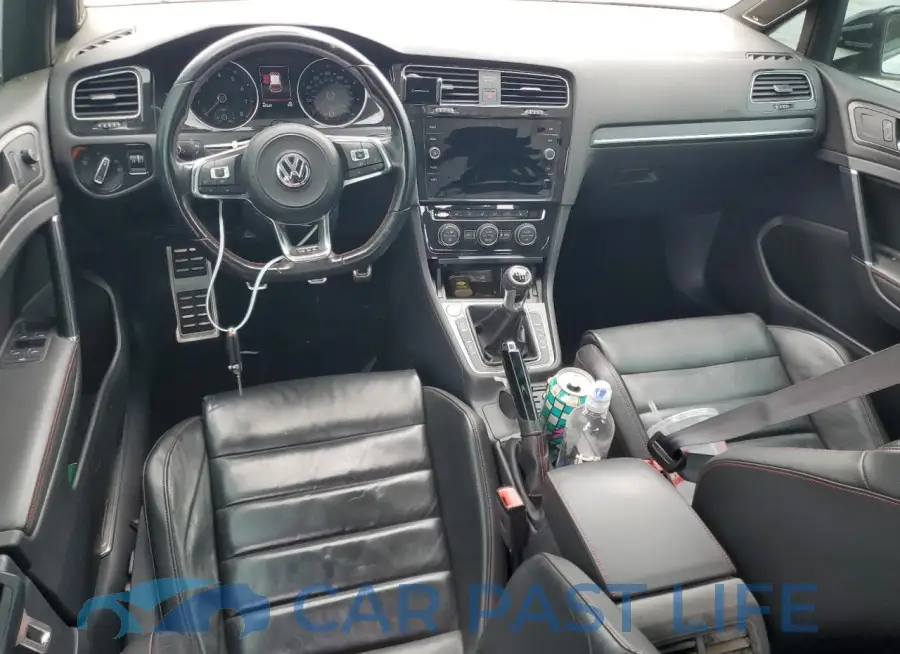 3VW5T7AU9MM011375# 8