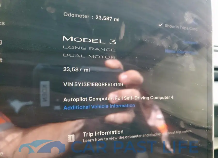 5YJ3E1EB0RF819149# 9