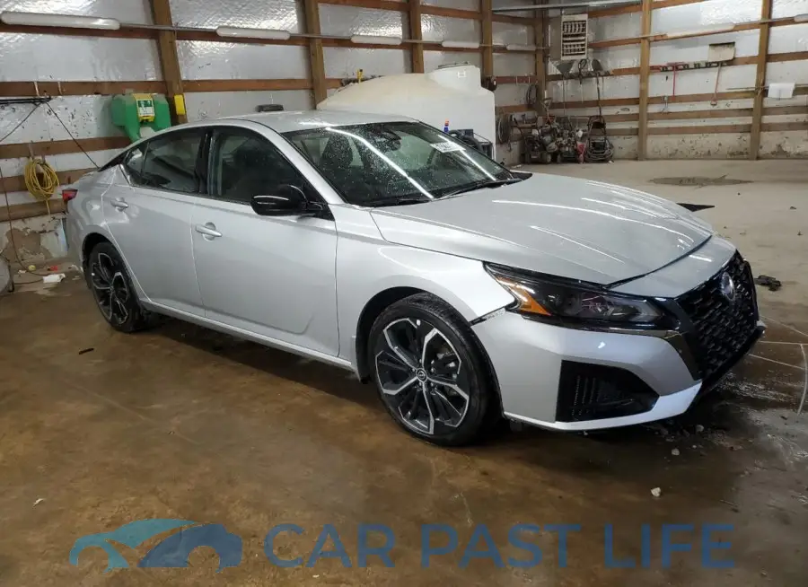 1N4BL4CV0SN355857# 4