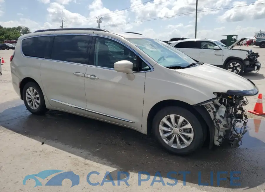2C4RC1BG5HR745522# 4