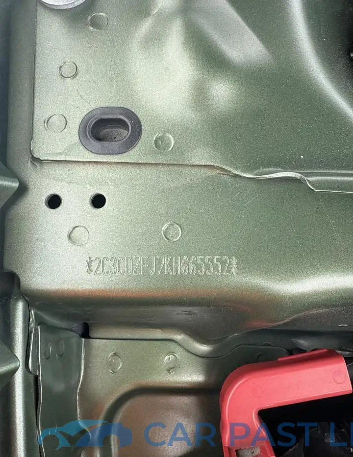 2C3CDZFJ7KH665552# 12