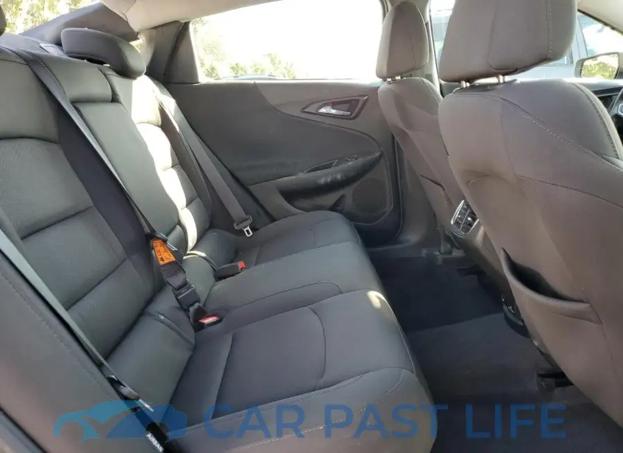 1G1ZD5ST6JF125561# 10