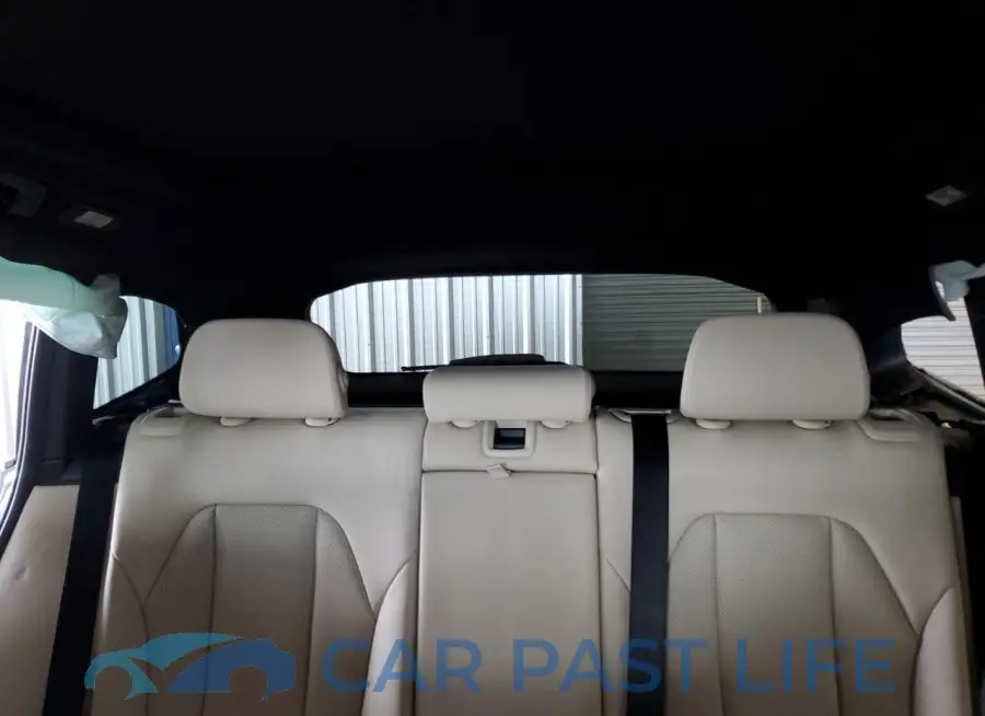 5UX53DP04P9R87930# 10