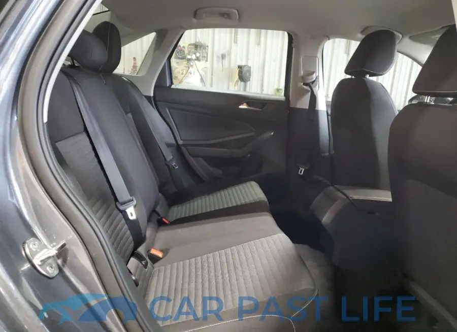 3VW5M7BU1PM050882# 10