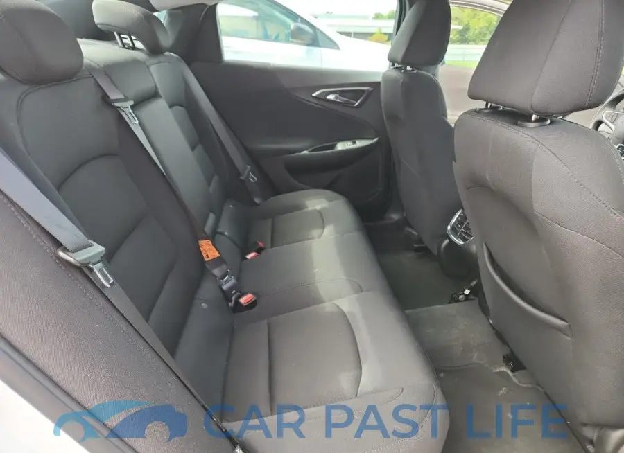 1G1ZD5ST8PF162930# 10