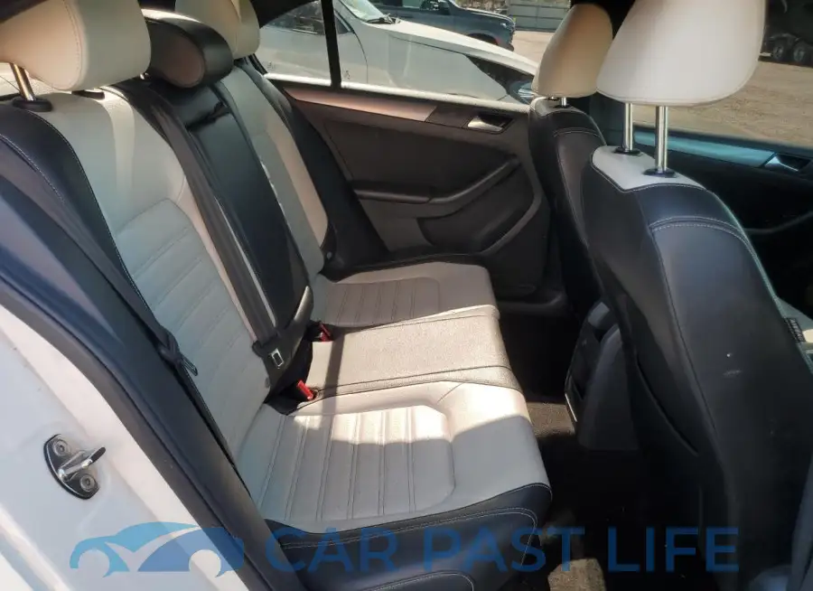 3VWD17AJ8GM336918# 10