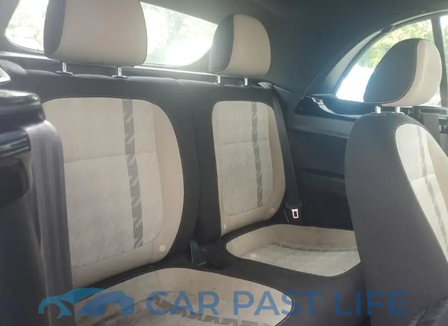 3VW5DAAT8JM503215# 10