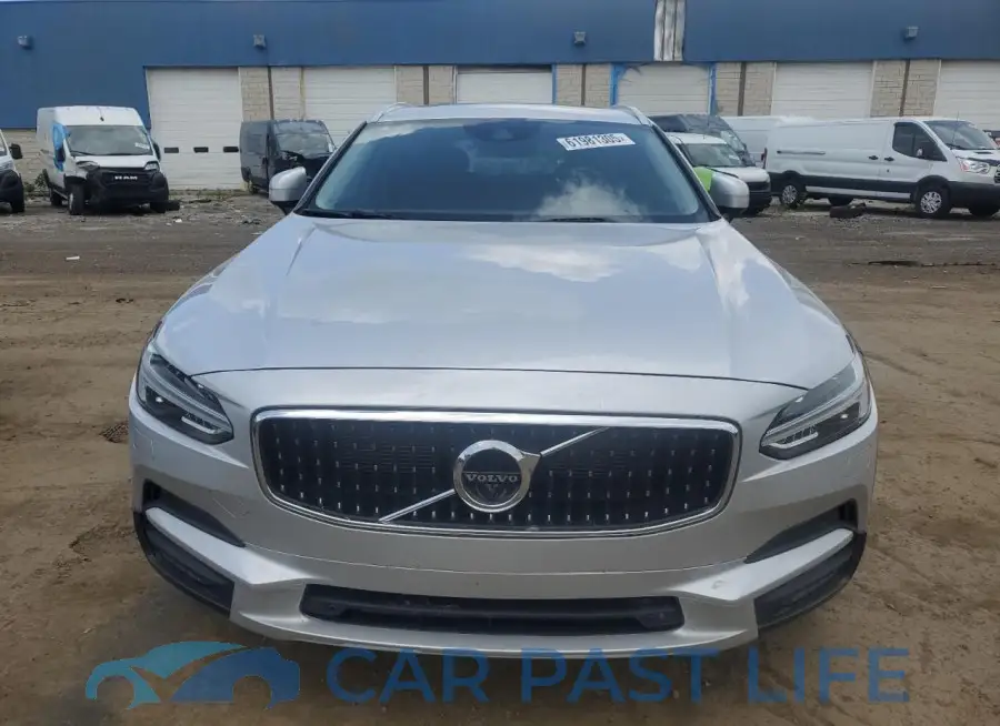 YV4102NK8J1025649# 5