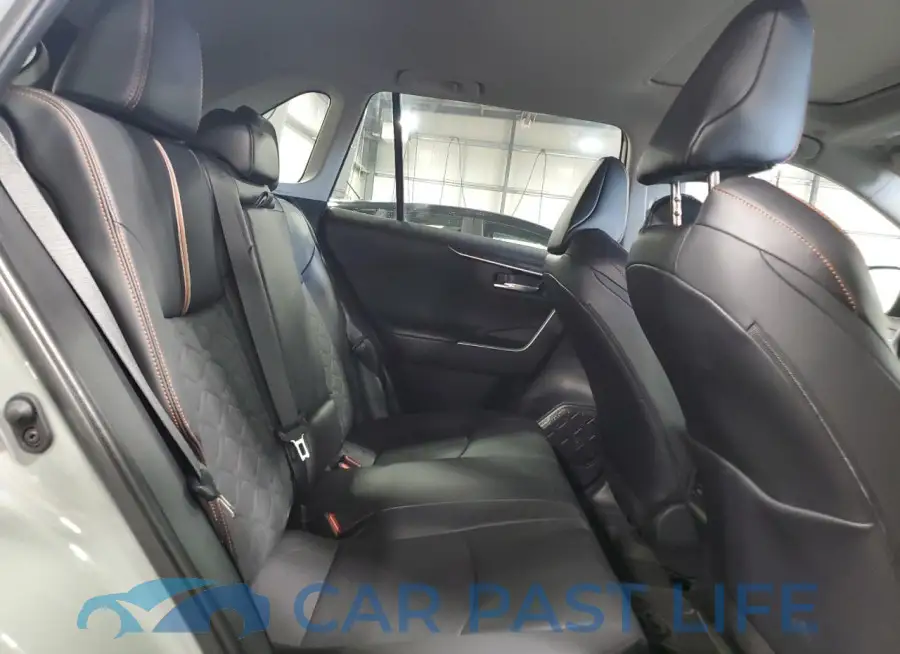 2T3J1RFV8PW401164# 11