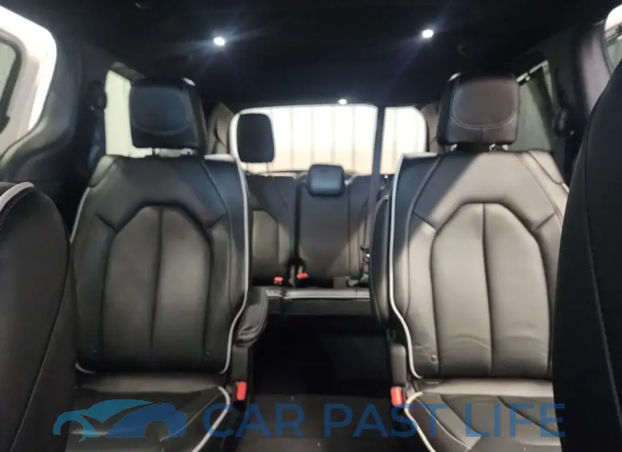 2C4RC1GG4SR550995# 10