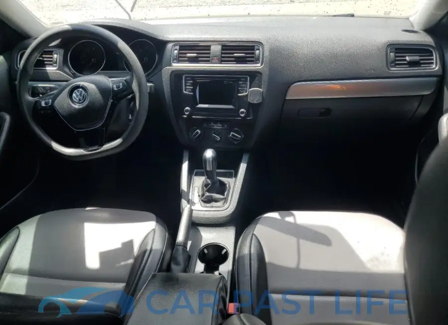 3VW2B7AJ0JM220589# 8