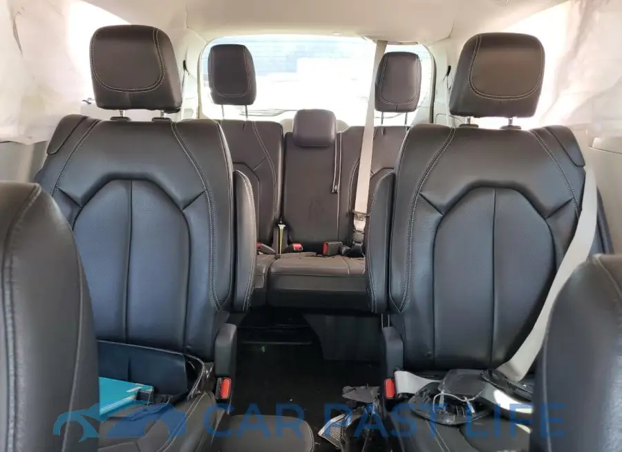 2C4RC1BG1NR146094# 10