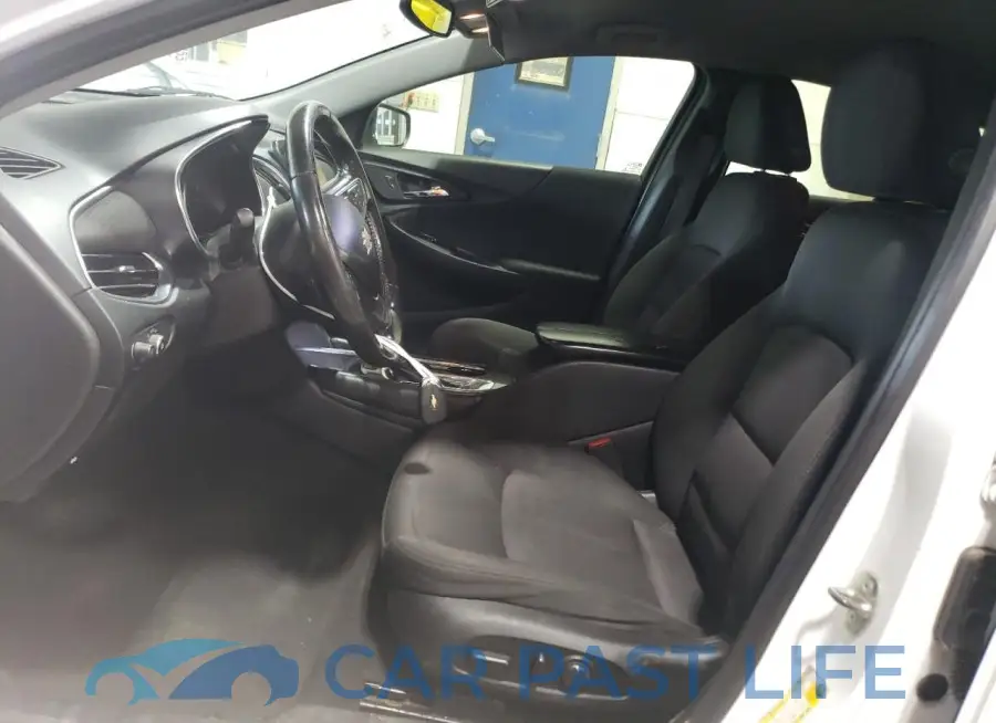 1G1ZD5ST6JF180432# 7