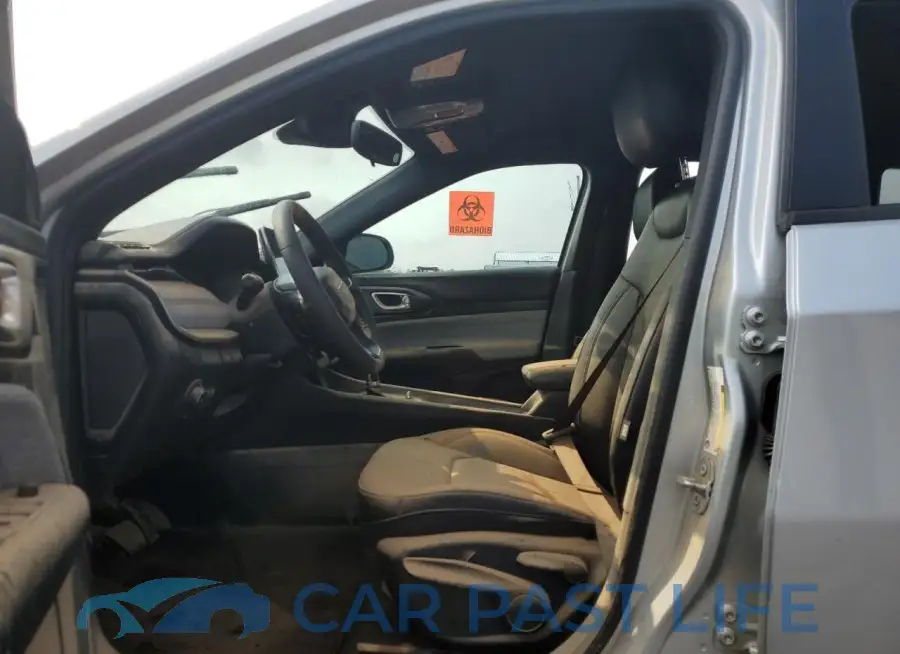 3C4NJDBN8RT113732# 7