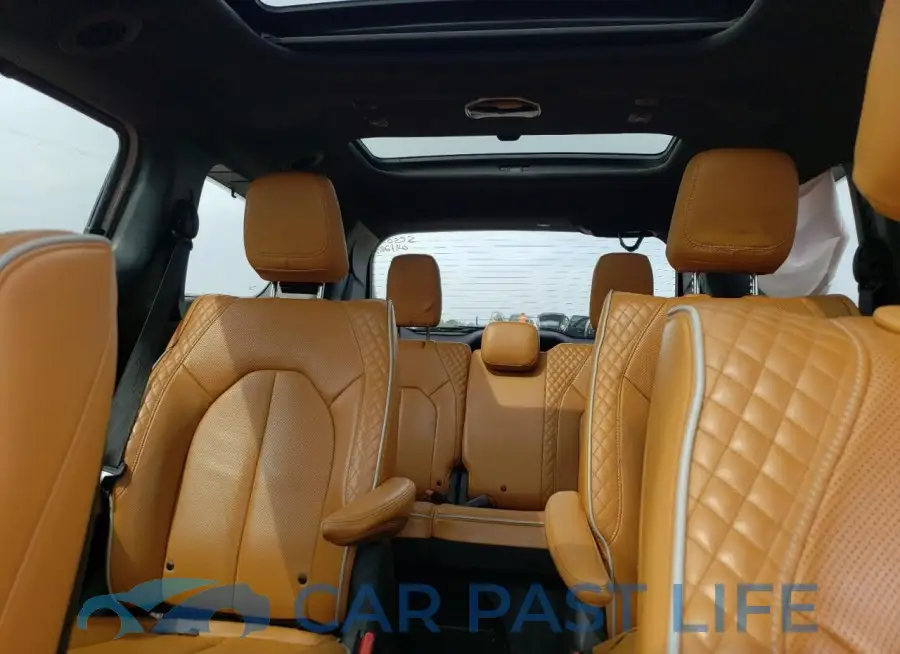 2C4RC3PG2MR604101# 10