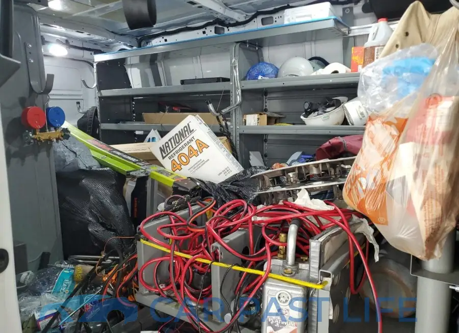 1FTYR1YM5JKB07413# 11