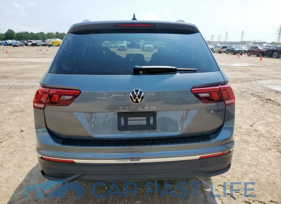 3VVFB7AX8RM038158# 6