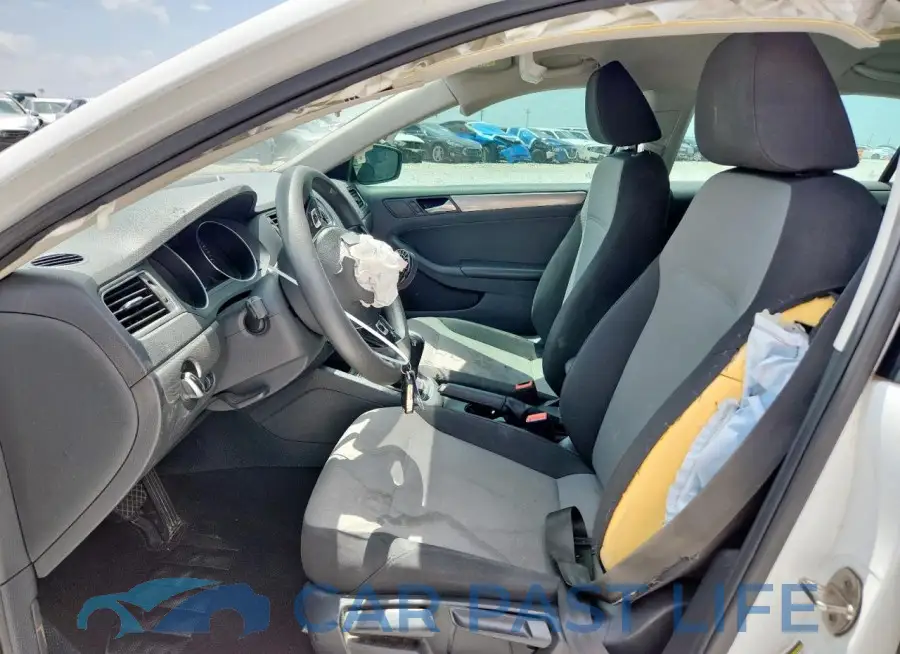 3VW2B7AJ3HM228941# 7