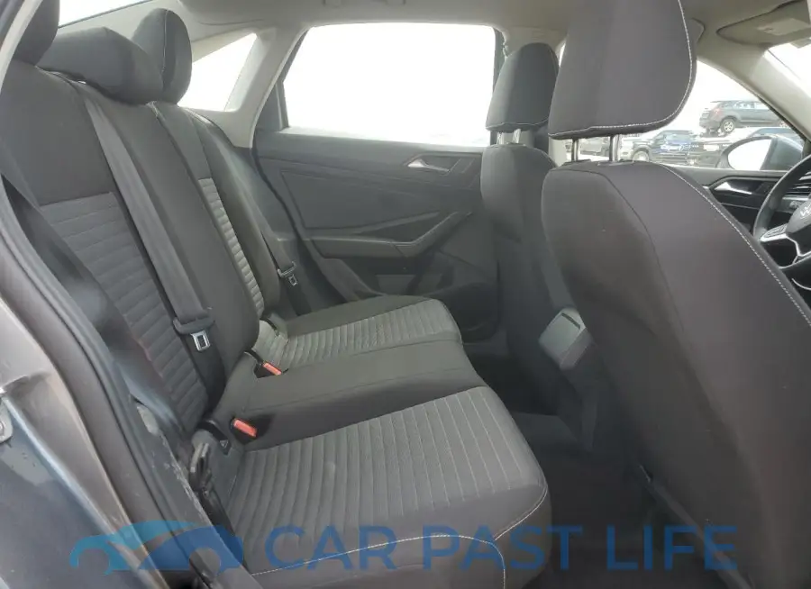 3VW5M7BU2RM021720# 10