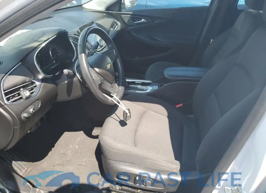 1G1ZD5ST4JF132587# 7