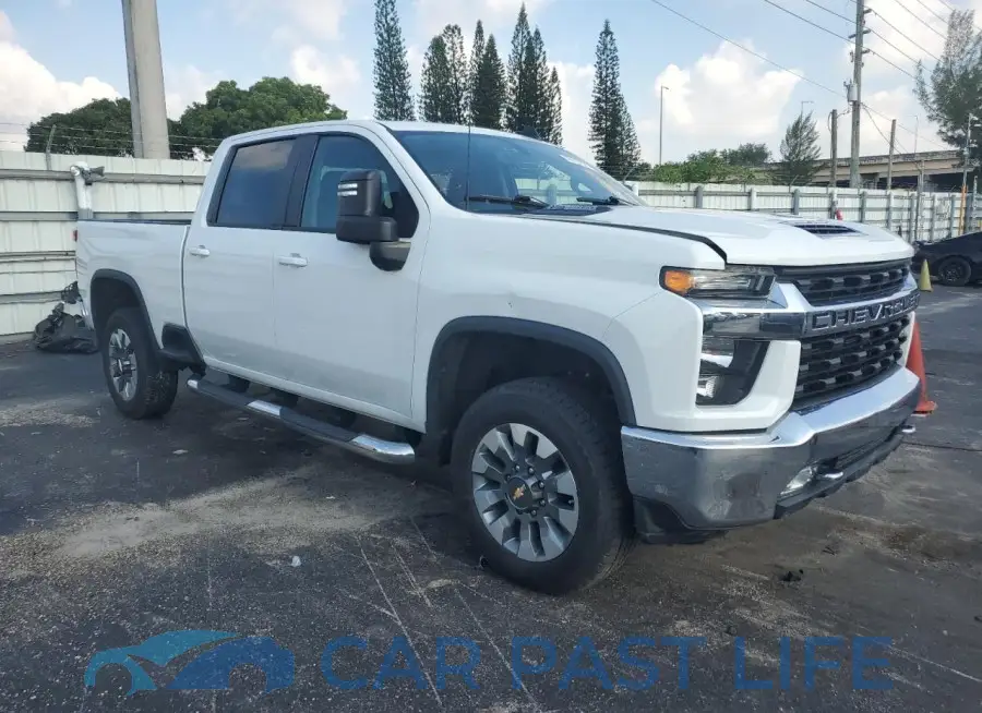 1GC4WNEY2NF130068# 4