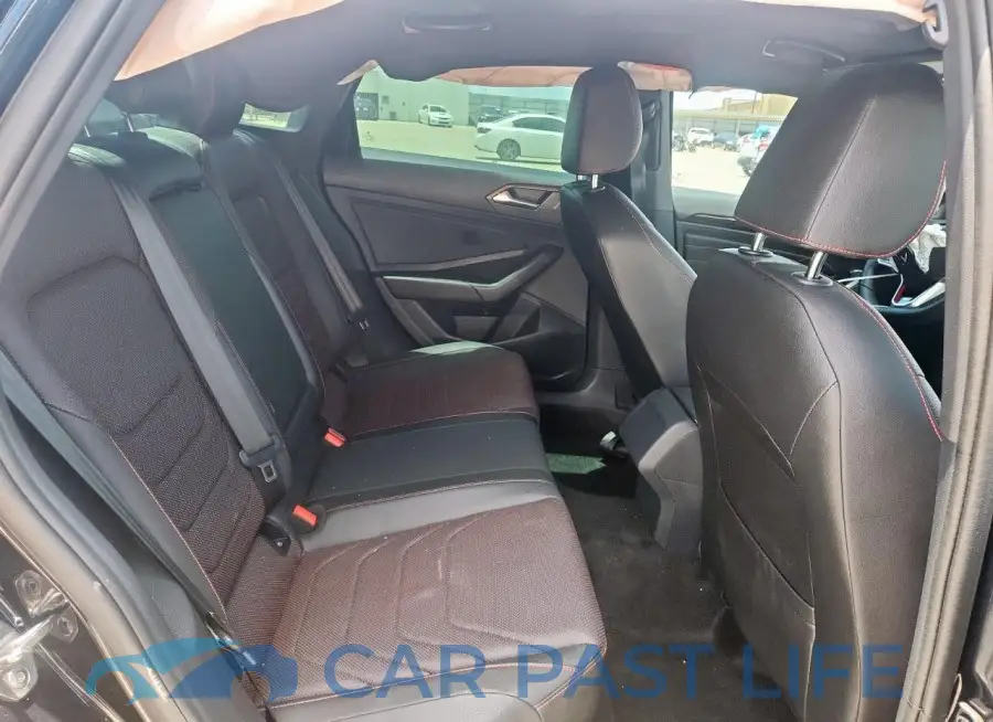 3VW2T7BU1RM102875# 10