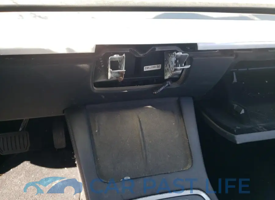 5YJ3E1EB2NF314854# 9