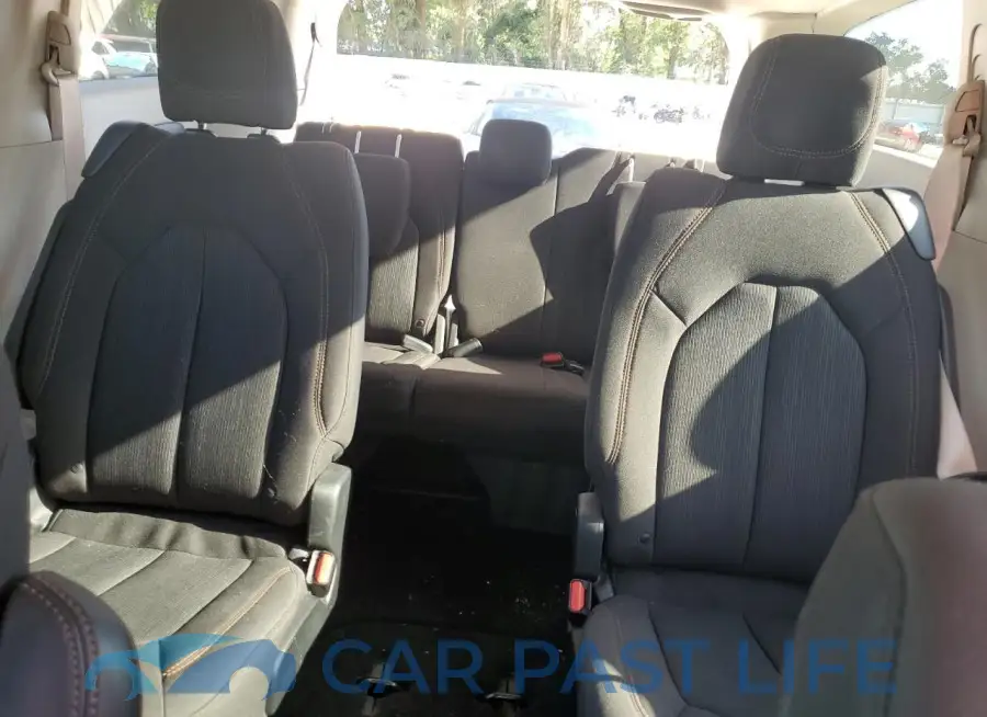 2C4RC1FG8JR270710# 10