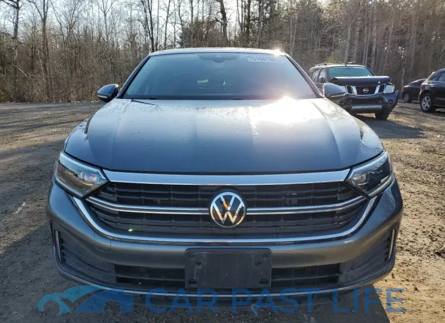 3VWGM7BU0RM011860# 5