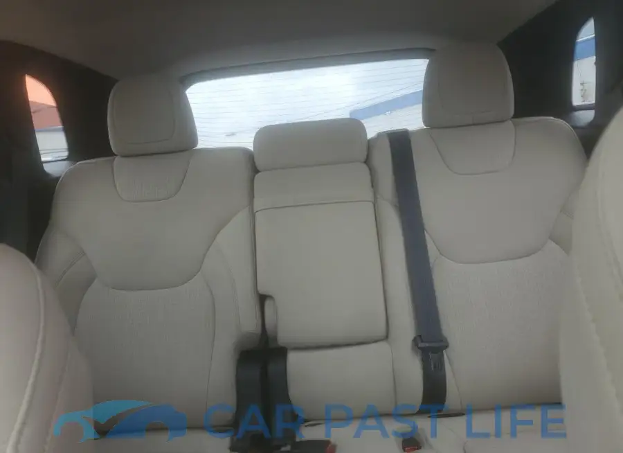 1C4PJLCB6HW626400# 10