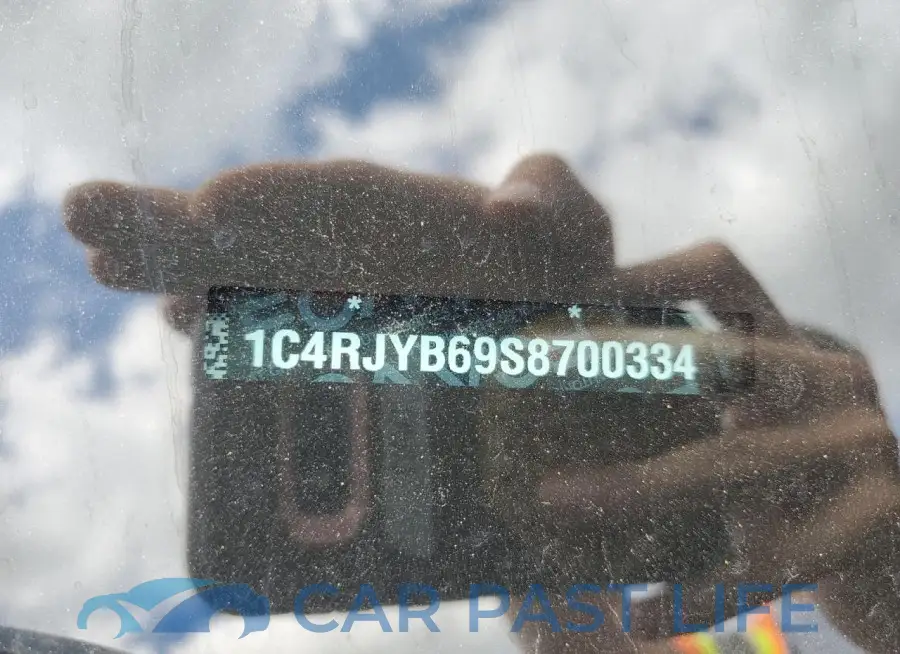 1C4RJYB69S8700334# 14