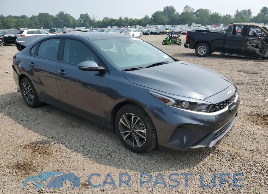 3KPF24AD9RE827416# 4