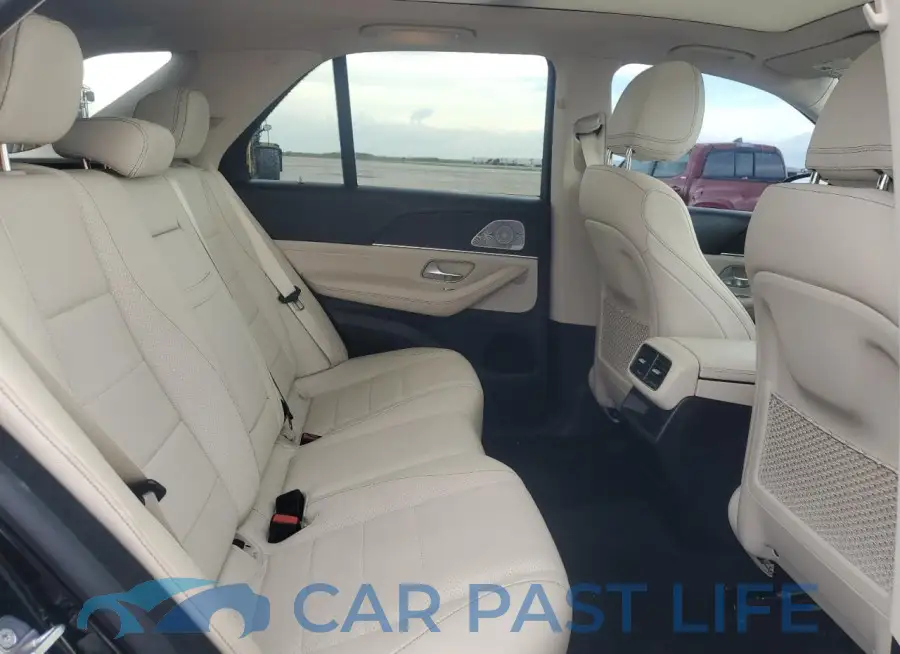 4JGFB4JB0MA370808# 11