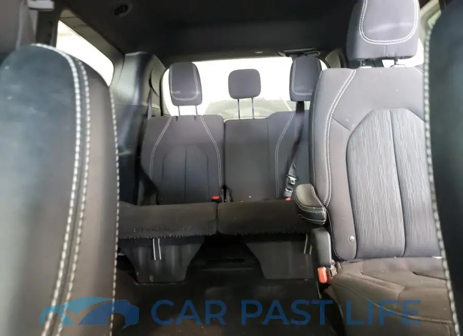 2C4RC1FGXLR124506# 10