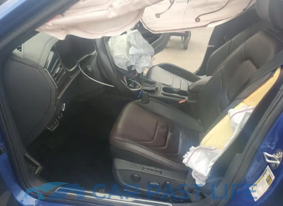 3VW2T7BU3NM015540# 7