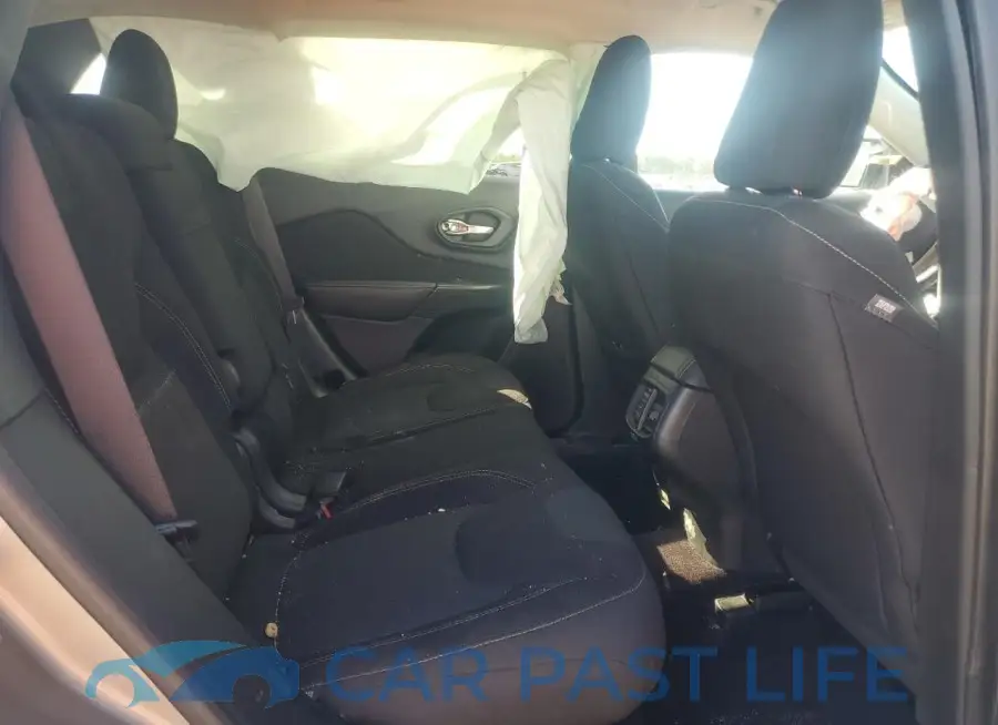1C4PJLCS6HW554193# 11