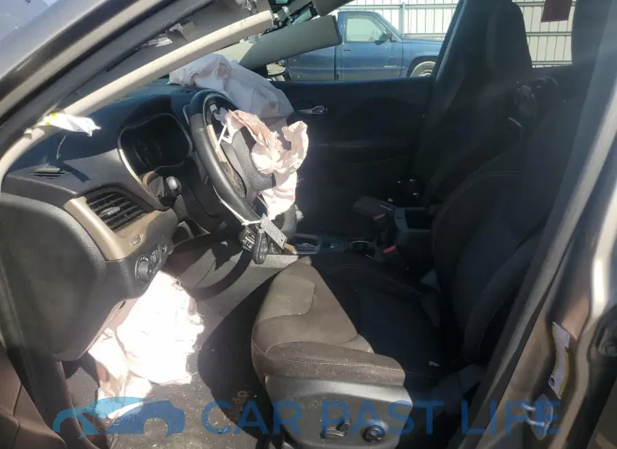 1C4PJLCS6HW554193# 7