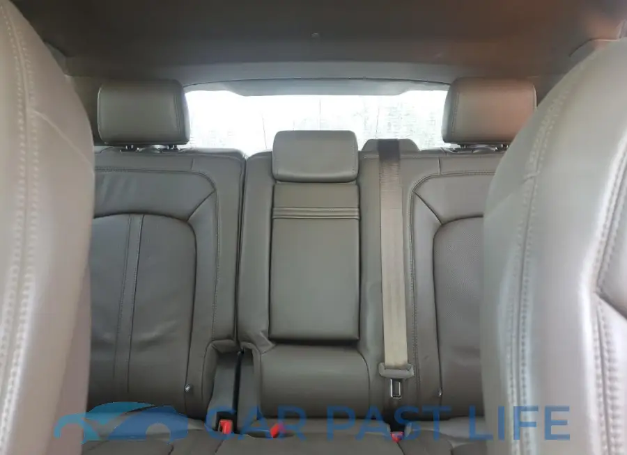 2LMPJ8LP7JBL25926# 10