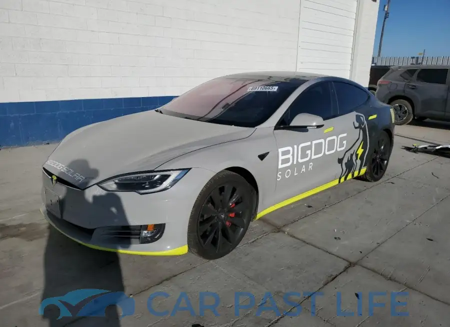 5YJSA1E44HF228801# 1