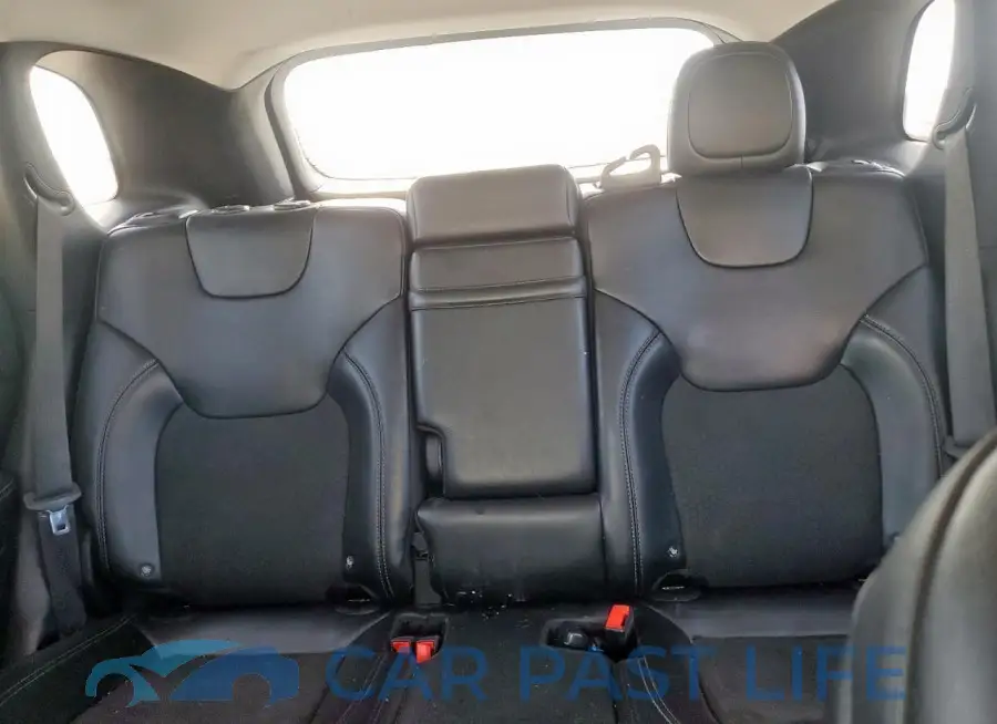 1C4PJLLB4KD184087# 10