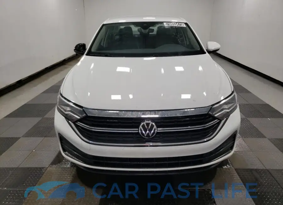 3VW5M7BU4RM036851# 5