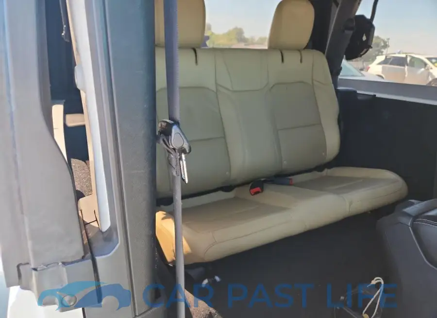 1C4HJXCG8JW301700# 11
