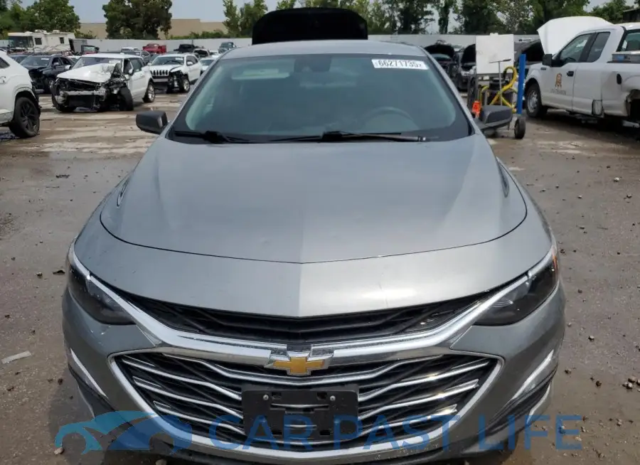 1G1ZB5ST1PF181695# 5