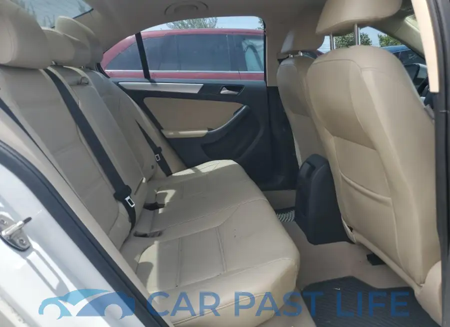 3VW637AJ4GM272721# 10