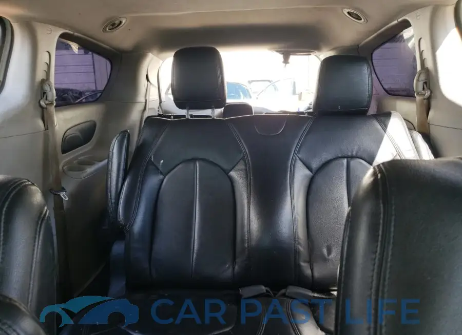 2C4RC1AG4JR275054# 10